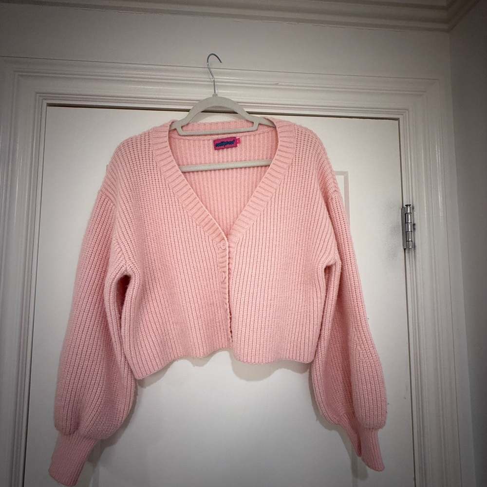 Edikted Light Pink Cropped V-Neck Cardigan